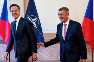 Tisková konference po jednání šéfa NATO Rutteho s Babišem - Novinky