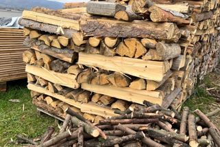 „Naletěl jsem na běžný podvod prodejců,“ říká Václav. Za palivové dřevo zaplatil dvojnásobek