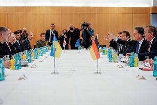 Kyjev potřebuje dělostřelecké granáty, Moskva varuje Evropu kvůli dodávkám dronů - Seznam Zprávy