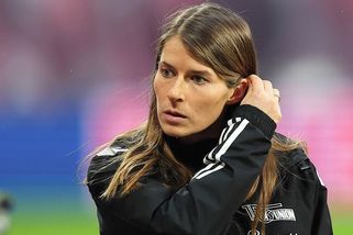 „Fotbalová bohyně“ povede muže. Kurážná trenérka opět mění historii - Seznam Zprávy