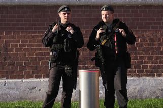 Ruský teenager u vchodu do školy ubodal učitelku - Novinky