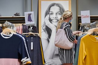 Šéfka módního řetězce: Ministři si nejvíc lámou hlavu, jak dát co nejméně - Seznam Zprávy