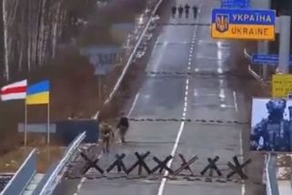 Video: Ukrajinci vyvěsili na hranicích s Běloruskem „zakázanou“ vlajku - Seznam Zprávy