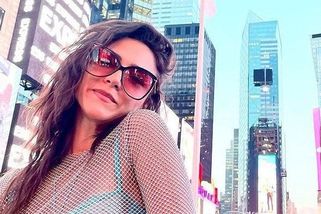 Eva Burešová v sexy outfitu odhalila ňadra: Herečka slaví 30. narozeniny s Přemkem v New Yorku - Super.cz