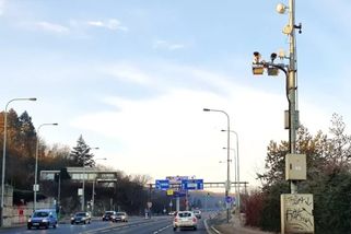 Vyfotí je, i když jedou předpisově. Některé rychlostní kamery útočí i na slušné řidiče