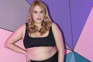 Důkaz, že krev a mlíko křivky jsou sexy! Nejznámější česká plus size modelka se na pláži svlékla do plavek
