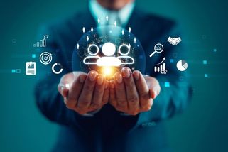 „Cítil jsem čistou, bezpodmínečnou lásku.“ Lidé, kteří si berou AI chatboty - Novinky