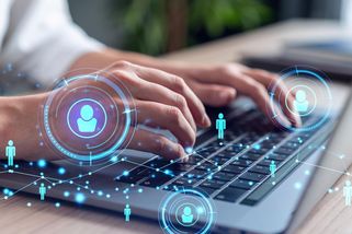 „Máš pravdu.“ Podlézavost umělé inteligence dělá z lidí egocentriky