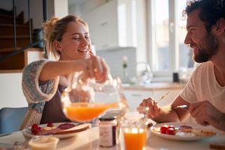 Pět každodenních návyků, které nenápadně, ale zákeřně zvyšují hladinu cukru v krvi. Děláte je také? - Proženy.cz