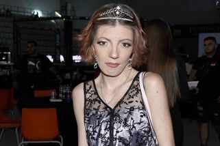 Další bizár u Shopaholicadel: Chce nastoupit do fackované. Schytala pořádnou bídu