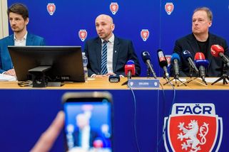 Promění obří razie český fotbal? Snahu o očistu táhne bývalý kriminalista - Seznam Zprávy
