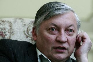 Ruský šachový velmistr vystoupil proti válce. Pak měl nehodu, po které prý skončil v umělém spánku - Sport.cz