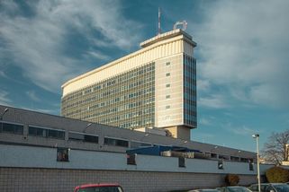 ČT jako rodina: Od státu jen životní minimum, zbytek jako vysvědčení od diváků - Médium.cz