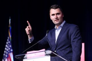 Americký konzervativní aktivista Kirk postřelen - Novinky