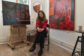 Obrazy mladé malířky mají až filmovou atmosféru. Ve škole ale vadily - Seznam Zprávy