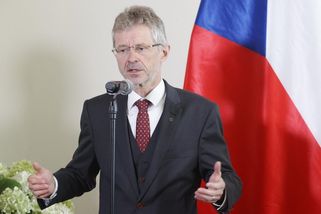 Tisková konference předsedy Senátu Vystrčila o letu na Tchaj-wan - Novinky