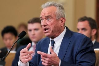 Americký ministr Kennedy Jr. uřízl penis přejetému mývalovi. Napsal si o tom do deníku - Novinky