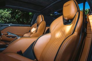 Nová Octavia nečekaně odhalena! Má V8, 800 koní a manuál, akorát kufr nic moc - Garáž.cz