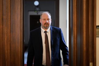 Co se soudci ze zrušených soudů? S platem 200 tisíc mohou dojíždět jinam, míní Tejc