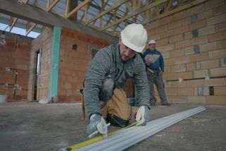 Za práci načerno už lidem nemá hrozit pokuta - Novinky