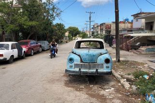 Prodává střešní tašky, aby měla na jídlo. Kubánský venkov na prahu hladomoru - Seznam Zprávy