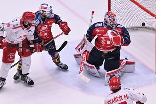 Sporná trefa Třince, Pardubice ale výzvu nebraly. Nejspíš jsem udělal chybu, přiznal Pešán - Sport.cz