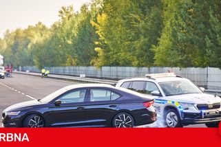 Opilý šofér riskoval v Hradci životy, honičku ukončila střelba a PIT manévr