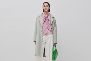 Halenky s vázačkou pozvednou každý outfit