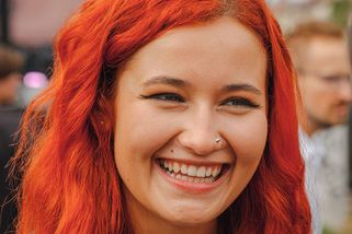 Mazlení známé političky v posteli? Nevhodné AI video z dílny Trikolory lidé odsoudili - Médium.cz