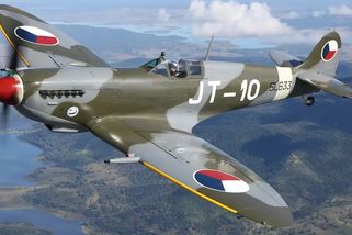 Lukačovič koupil stíhačku, která za 2. světové války sloužila RAF - Seznam Zprávy