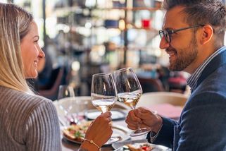 Stále sama a chcete se seznámit? Těchto 5 nejhloupějších rad rozhodně neposlouchejte!