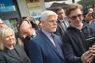 FOTOGALERIE: Prezident se v Písečné ocitl v rozpacích
