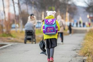 Dcera mi před nástupem na gymnázium přiznala, kdo ji rok doprovází domů. Šla jsem na policii - Médium.cz