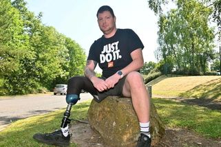 Muž bez nohy musí vrátit milion na dávkách, zradilo jej hraní kriketu - Novinky