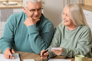 Vyšší příjmy přinesou na penzi jen pár korun navíc - Novinky