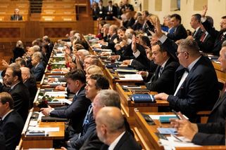 Senát odmítl vládní zákon o změně formy regulace cen pohonných hmot - Seznam Zprávy