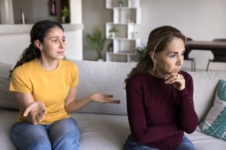 ŽENA-IN - Rozpadl se mi vztah a já se rozhodla jít na potrat. Jsem teď černou ovcí rodiny a nikdo se mnou nemluví, smutní Renata