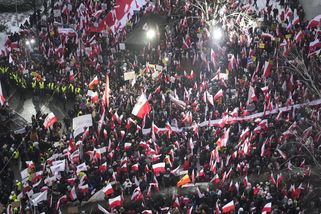 Demonstrace v Polsku: Přišlo 300 tisíc, hlásí PiS. Desetkrát míň, oponuje radnice - Novinky