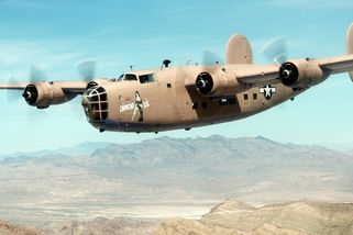 B-24 Liberator: Příběh nejpočetnějšího těžkého bombardéru všech dob - Médium.cz