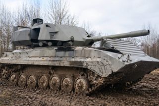 Video: Rusko poslalo na Ukrajinu falešnou Armatu. Z tanku budoucnosti je symbol neúspěchu