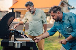 Žaloba za grilování na zahradě (2026): Jedna rodina chodí po soudech už 3 roky, žaluje je soused