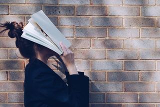 Každý rok přestupují tisíce středoškoláků. Může za to mimo jiné chybějící kariérní poradenství na školách