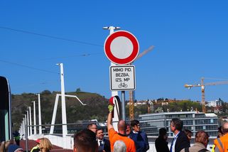 Ukažte nám ty dopravní modely. Auta na Dvoreckém mostě jako další kulturní válka