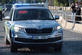 Poplach v českobudějovické bance. Klientce volal falešný bankéř, úřednice zburcovala policii nouzovým tlačítkem - Novinky