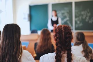 Maturantka má vrozenou poruchu a doplatila na ni. Ministerstvo nepomohlo - Seznam Zprávy