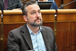 Slovenský europoslanec z Ficova Směru bude učit na ruské vysoké škole - Seznam Zprávy