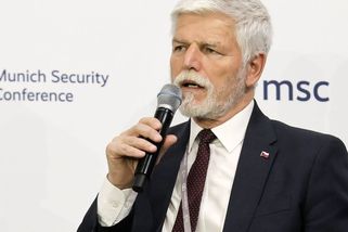 Prezident k Ukrajině: Má-li Evropa převzít odpovědnost, musí být u jednání - Seznam Zprávy