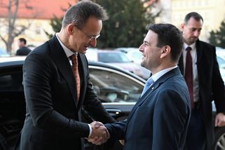 Podivné setkání: „Ruský krtek“ z Maďarska byl první zahraniční host Macinky - Médium.cz