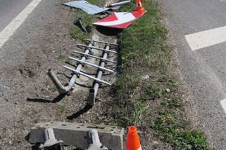 Řidič na jihočeské D3 zdemoloval značení, hledá ho policie - Novinky