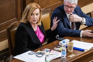 Vláda míří se schodkem pod 190 miliard. Ve hře je tvrdý fiskální test